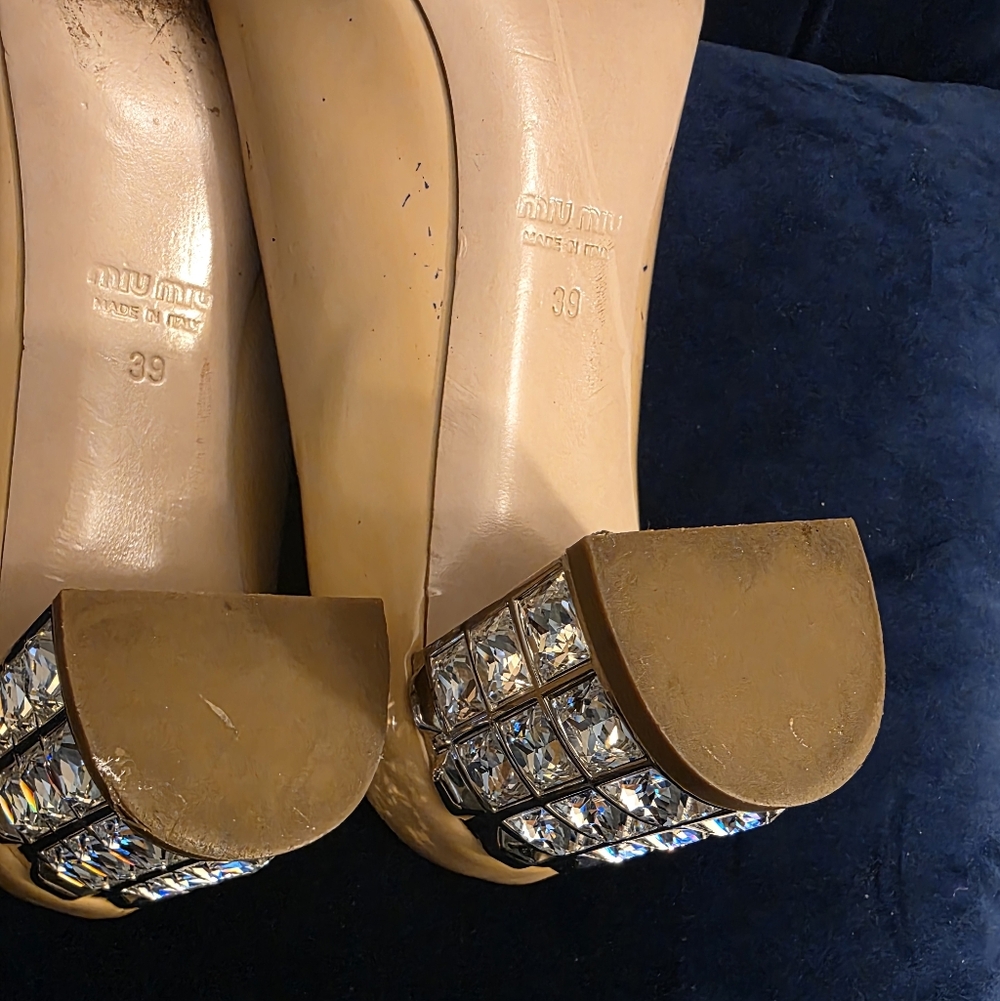 MIU MIU Patent leather Pumps. Size 39 (US 9) - Picture 11 of 12